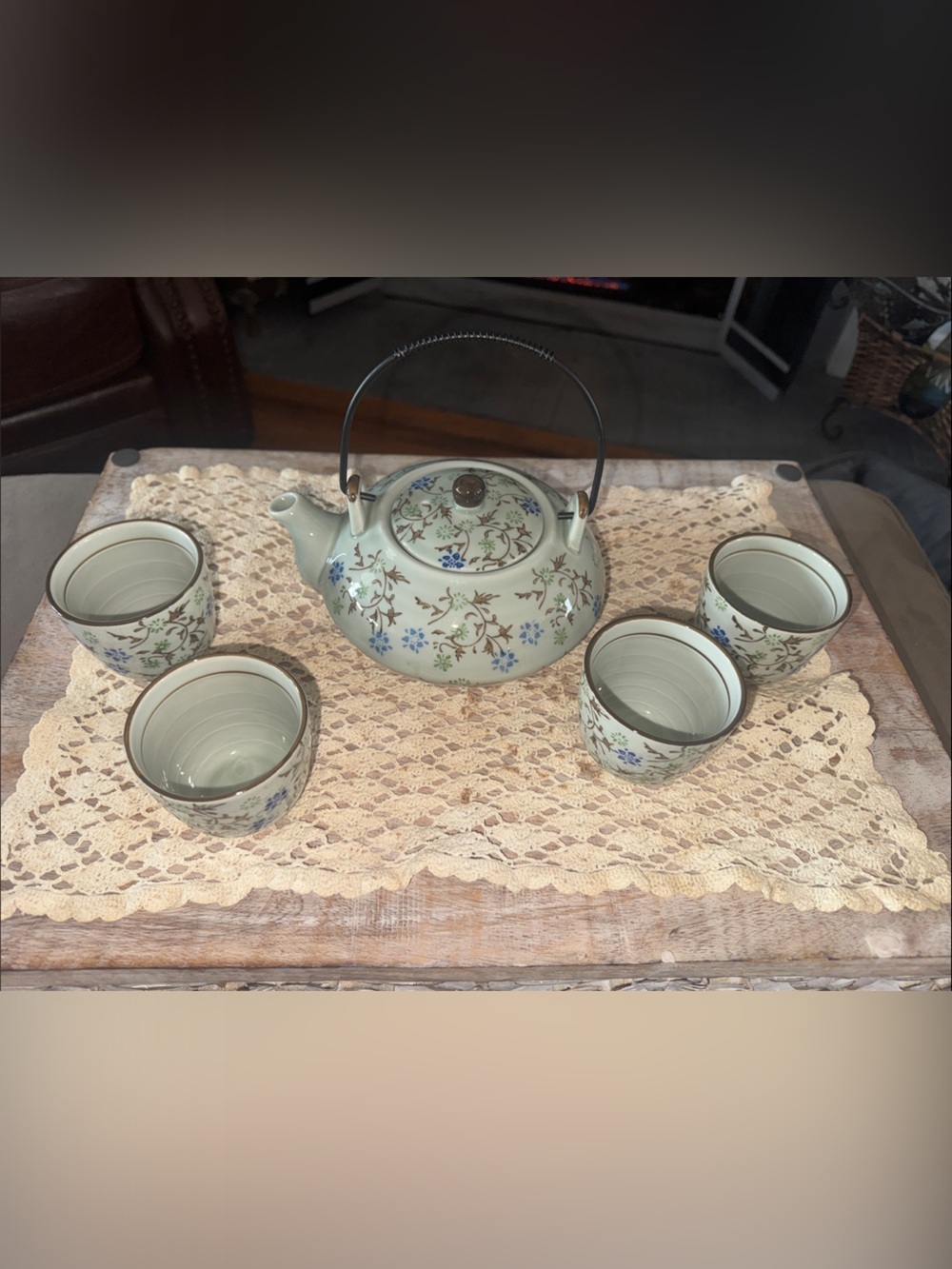 Pier 1 Japanese Import Tomoko porcelain Matching Teapot and bowls